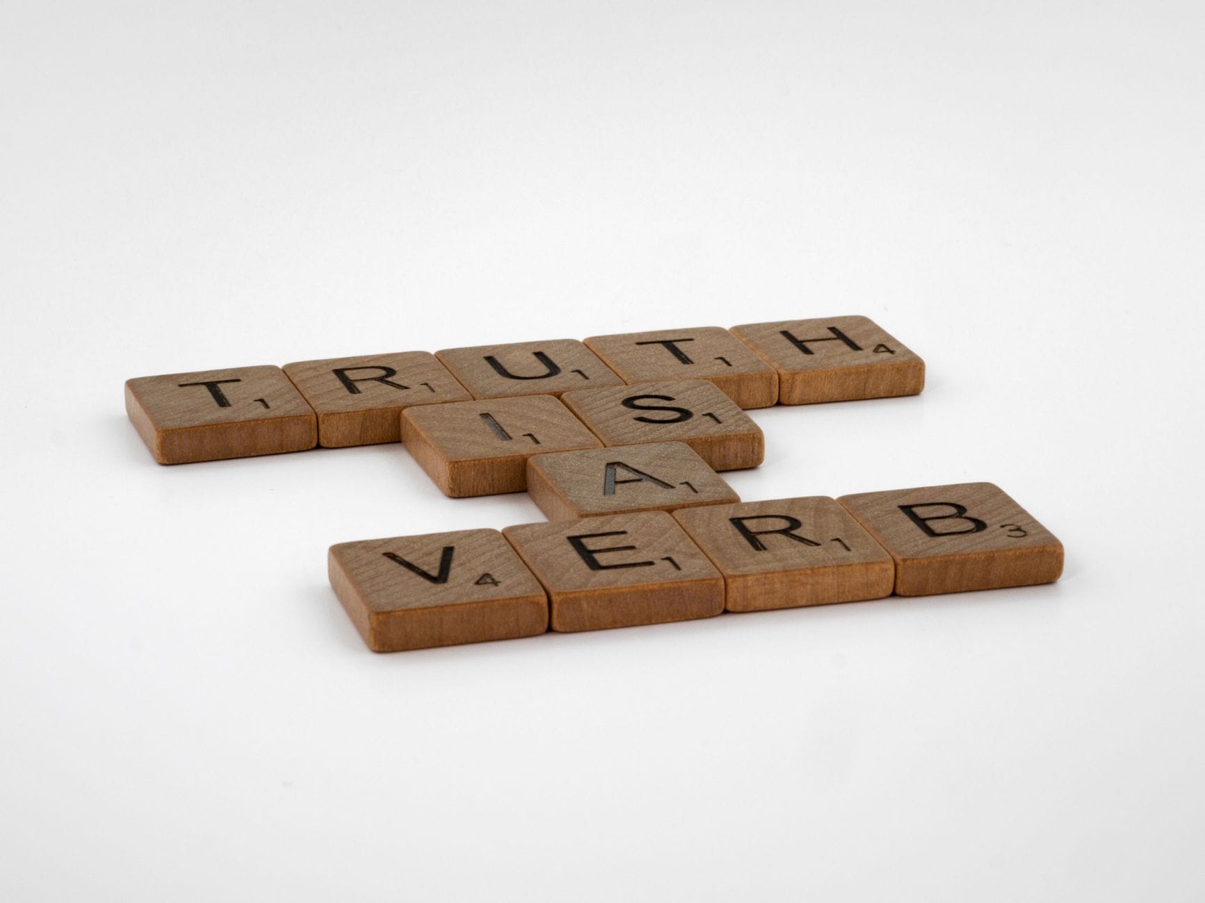 Modal verbs dla zaawansowanych: niuanse „must”, „might” i „can’t”