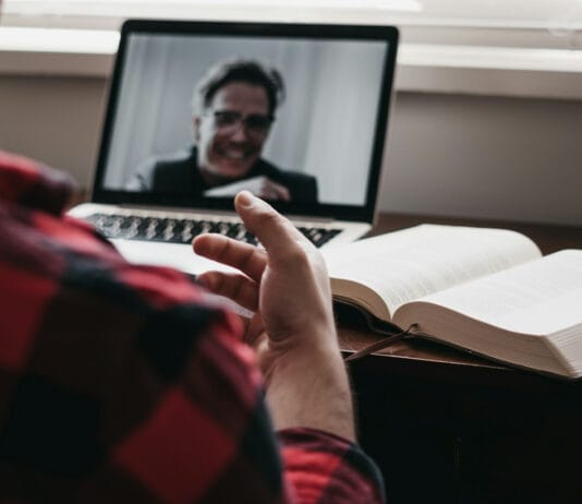 Nauka języka angielskiego online – jak wybrać lektora? Nauka języka angielskiego online – jak wybrać lektora?